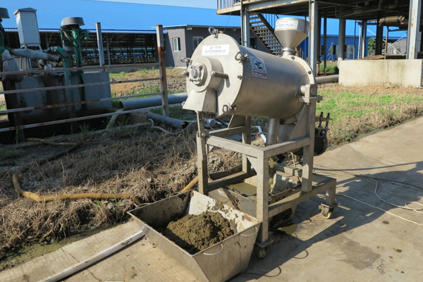 牛糞污水過濾現(xiàn)場(chǎng)